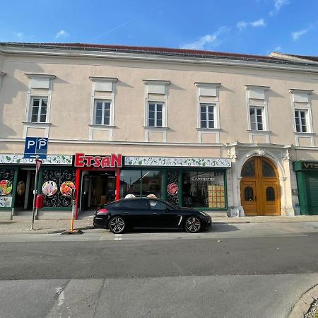 Central Plaza Great Apartment 4 Bedroom 3 Bathroom Bruckneudorf Εξωτερικό φωτογραφία