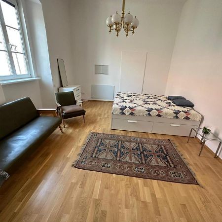 Central Plaza Great Apartment 4 Bedroom 3 Bathroom Bruckneudorf Εξωτερικό φωτογραφία