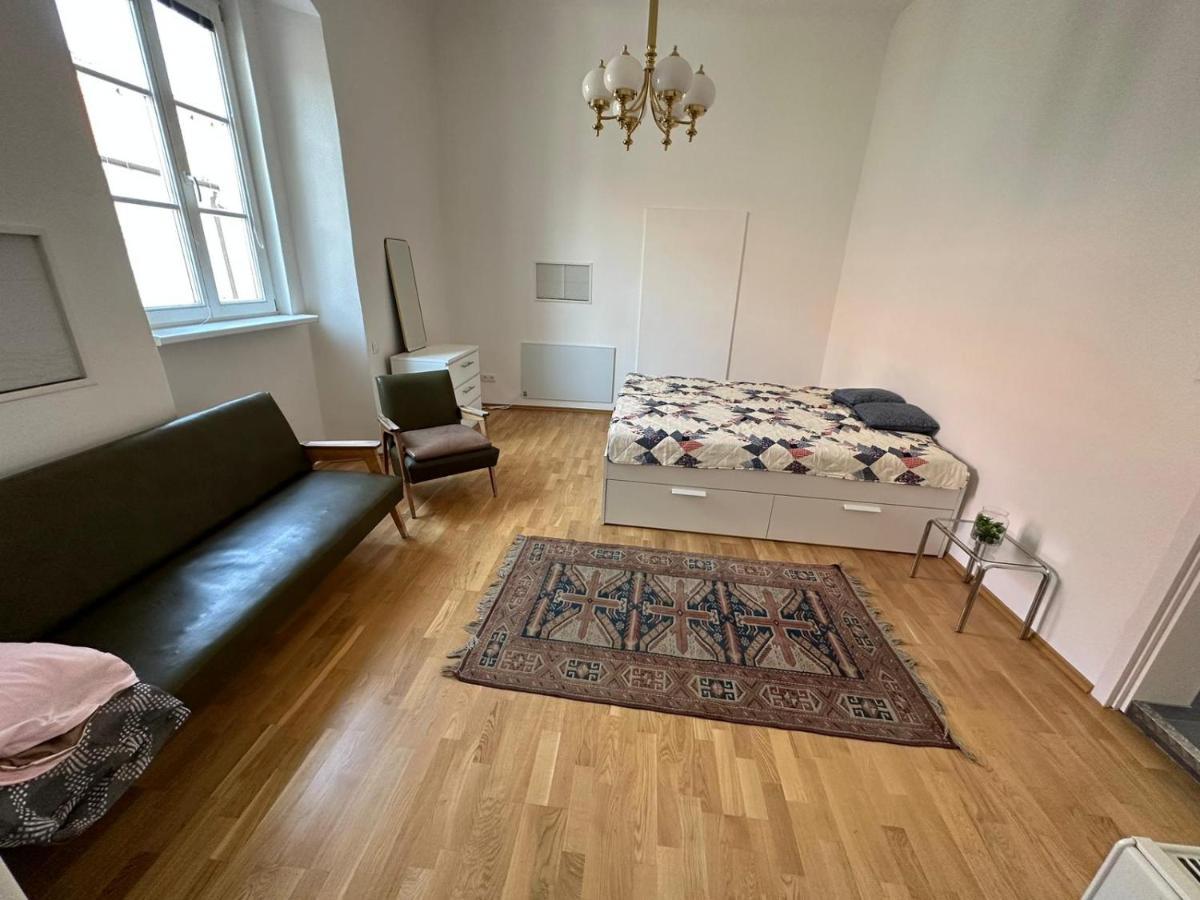 Central Plaza Great Apartment 4 Bedroom 3 Bathroom Bruckneudorf Εξωτερικό φωτογραφία