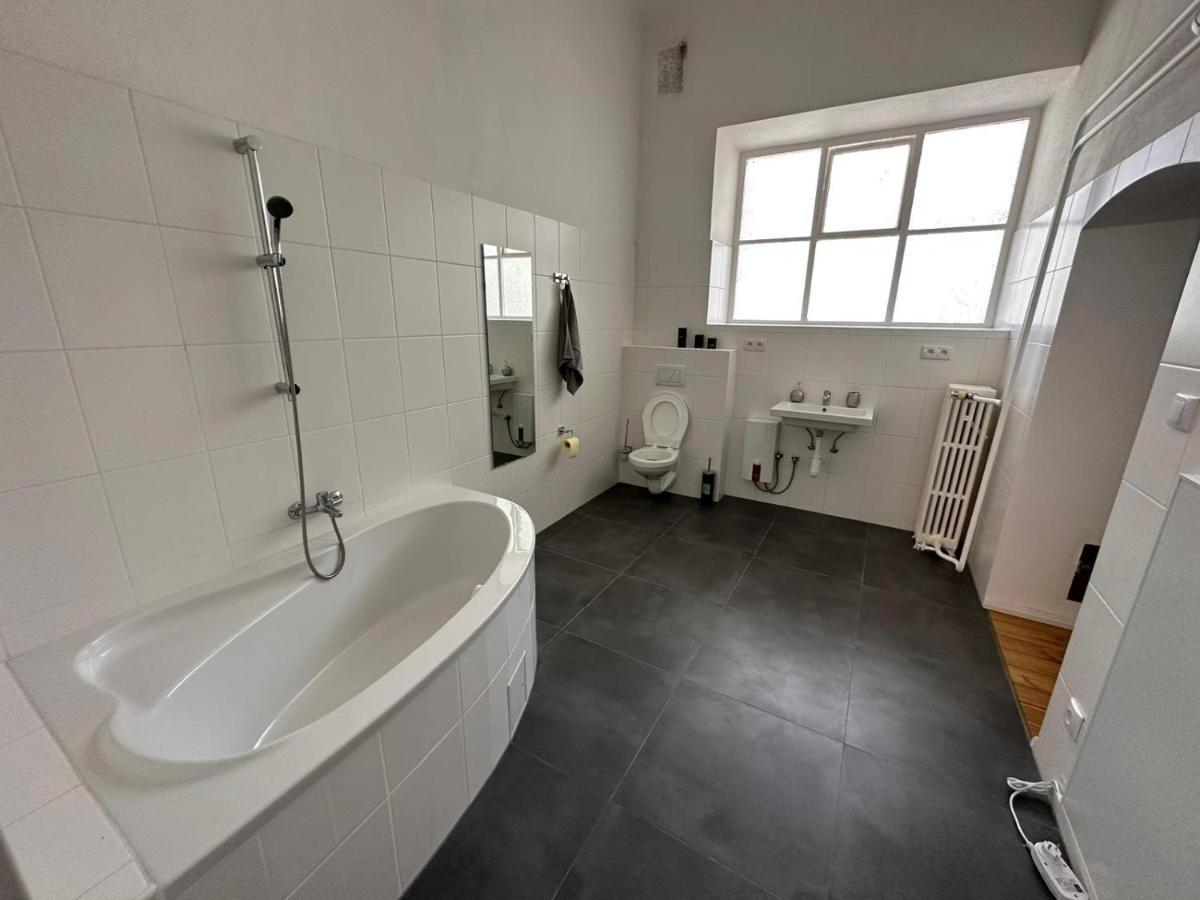 Central Plaza Great Apartment 4 Bedroom 3 Bathroom Bruckneudorf Εξωτερικό φωτογραφία
