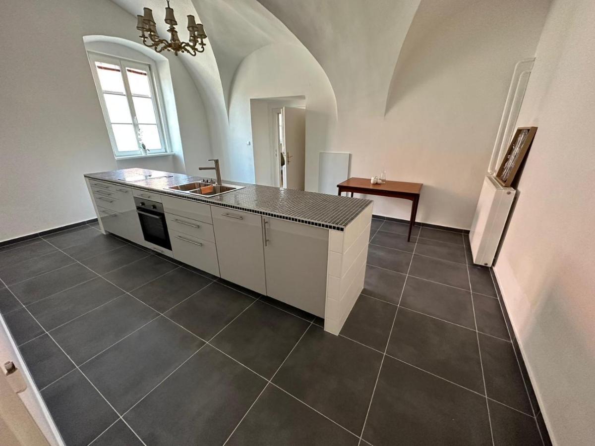 Central Plaza Great Apartment 4 Bedroom 3 Bathroom Bruckneudorf Εξωτερικό φωτογραφία
